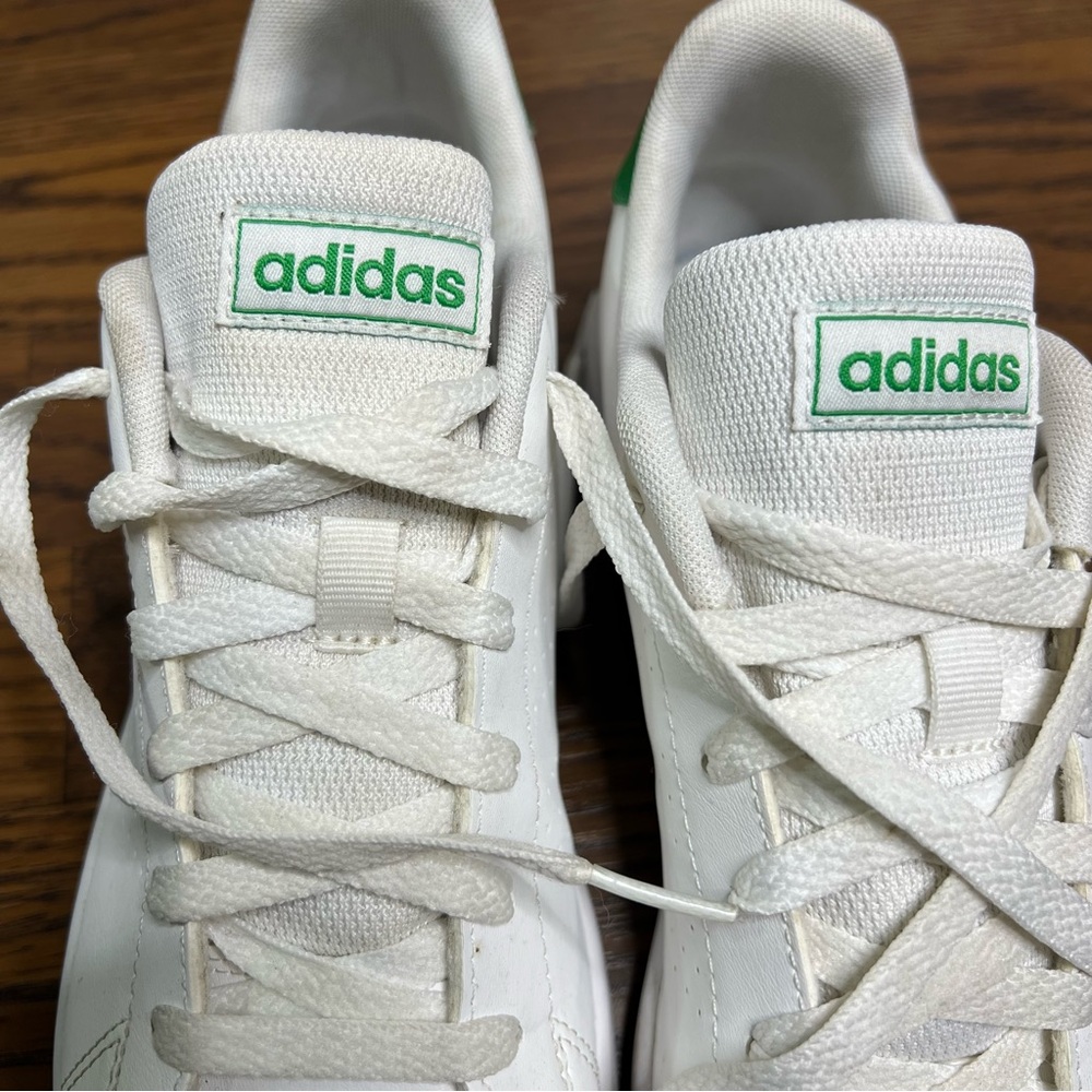 Adidas Advantage Base sneaker in white with green accents in Men’s size 7 - Picture 11 of 12